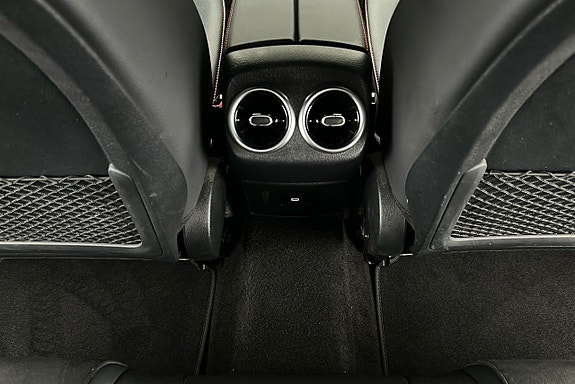 Mercedes-Benz CLA200 18 of 22