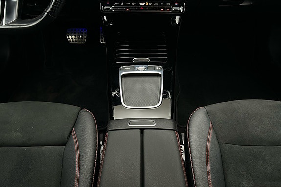 Mercedes-Benz CLA200 9 of 22