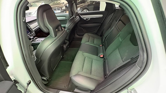 Volvo S90 18 of 30