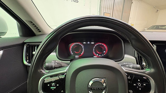Volvo S90 16 of 30