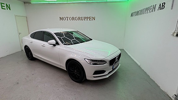 Volvo S90 14 of 30