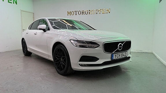 Volvo S90 2 of 5