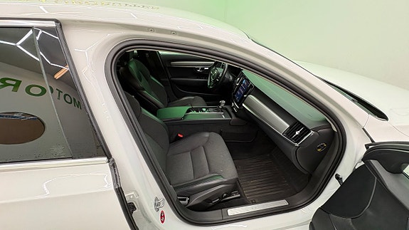 Volvo S90 19 of 30