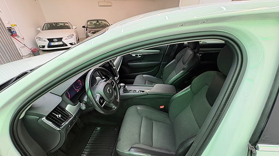 Volvo S90 17 of 30