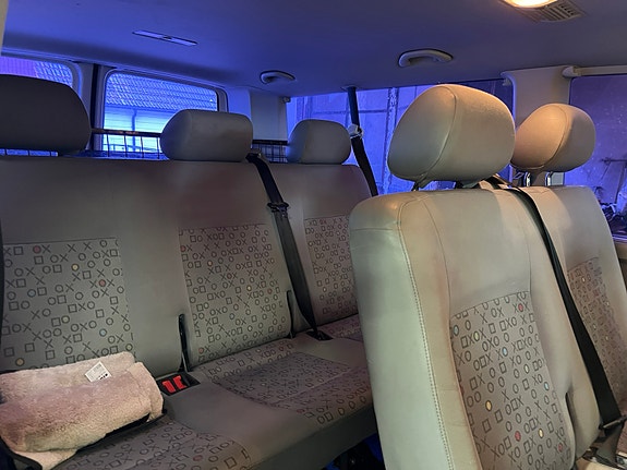 Volkswagen Shuttle 4 of 5