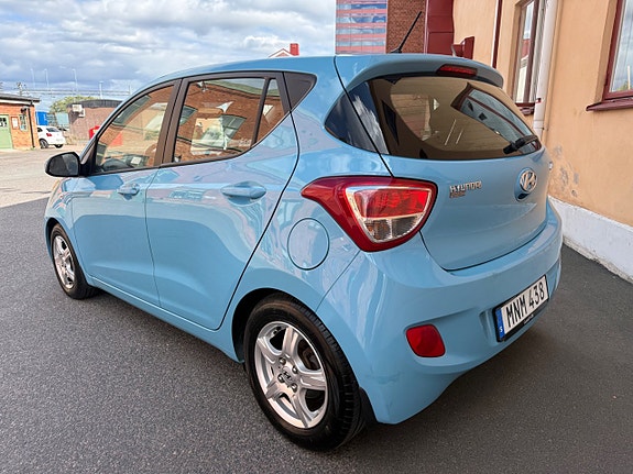 Hyundai i10 7 of 13