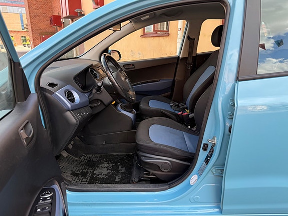 Hyundai i10 9 of 13