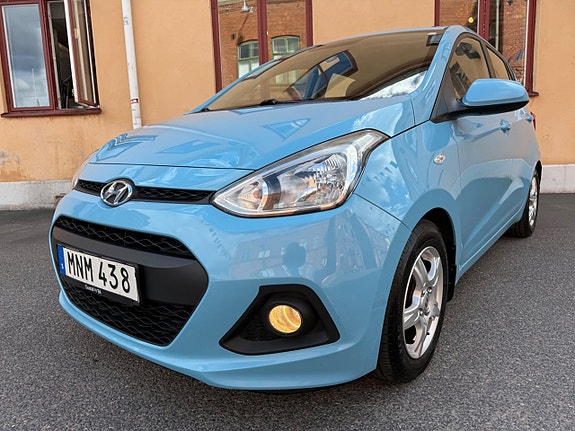 Hyundai i10 2 of 13