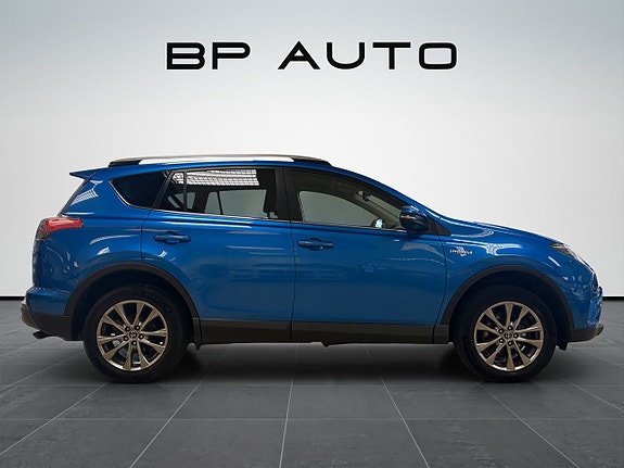 Toyota RAV4 7 of 27