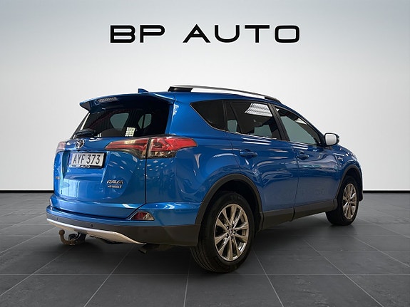 Toyota RAV4 6 of 27
