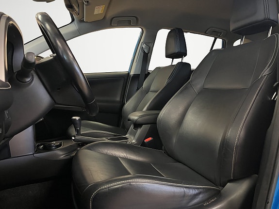 Toyota RAV4 10 of 27