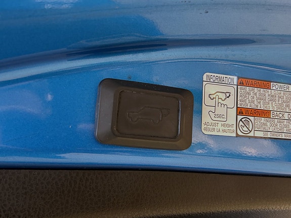 Toyota RAV4 24 of 27