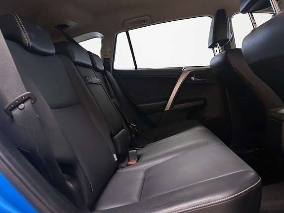 Toyota RAV4 13 of 27