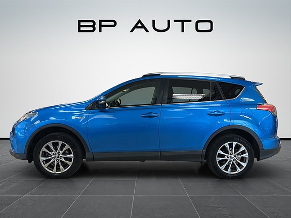 Toyota RAV4 2 of 27