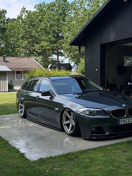 BMW 520d 2 of 13