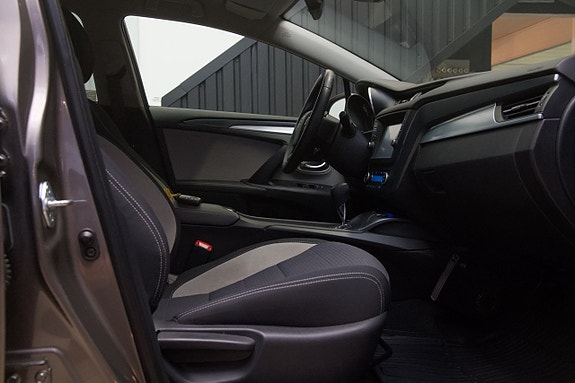 Toyota Avensis 21 of 24