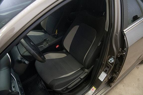 Toyota Avensis 14 of 24