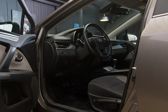 Toyota Avensis 13 of 24