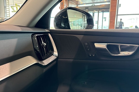 Volvo V60 22 of 30