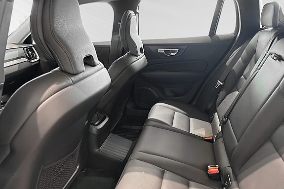 Volvo V60 8 of 30