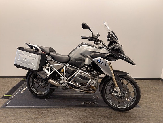 BMW R1200GS 2 of 8