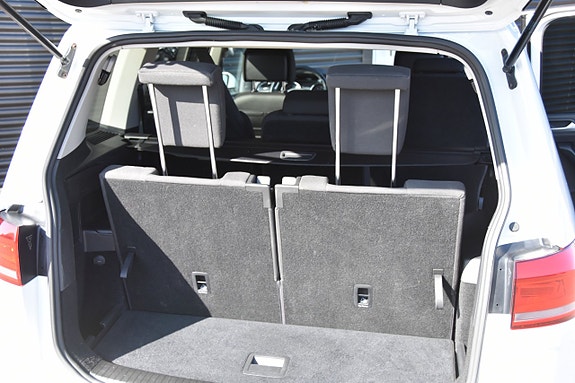 Volkswagen Touran 11 of 16