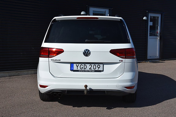 Volkswagen Touran 5 of 16
