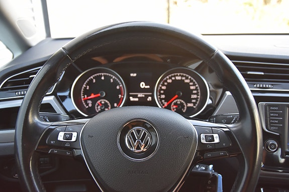Volkswagen Touran 13 of 16