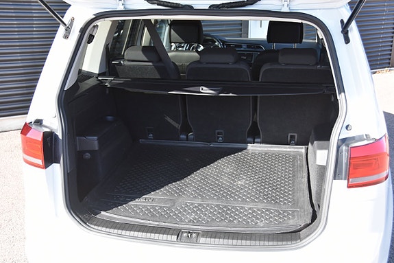 Volkswagen Touran 7 of 16