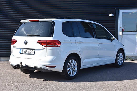 Volkswagen Touran 6 of 16