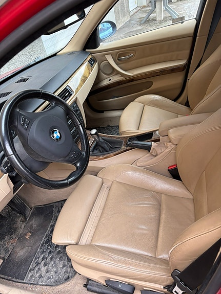 BMW 330Xi 5 of 5