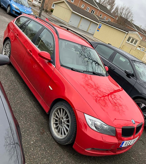 BMW 330Xi 3 of 5