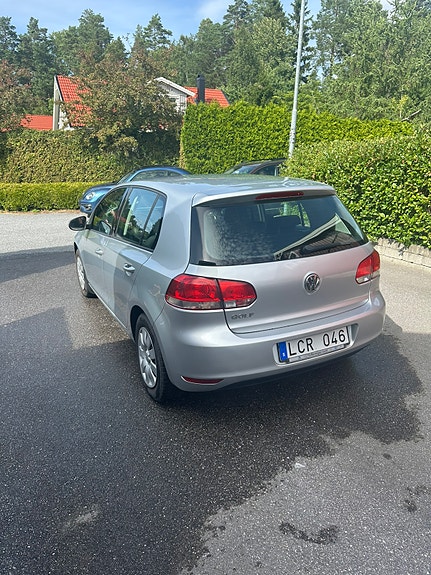Volkswagen Golf VI 2 of 5