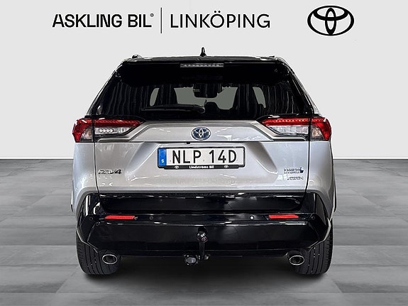 Toyota RAV4 Plug-in Hybrid 5 of 5