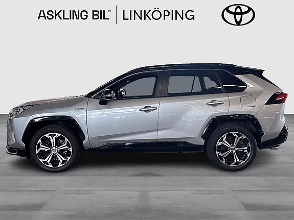 Toyota RAV4 Plug-in Hybrid 4 of 5