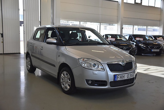 Skoda Fabia 2 of 5