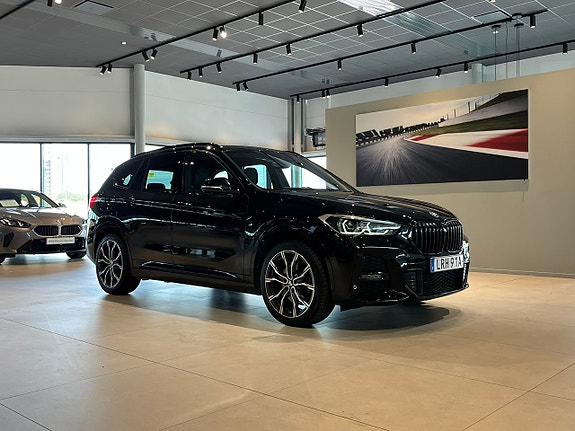 BMW X1 3 of 5