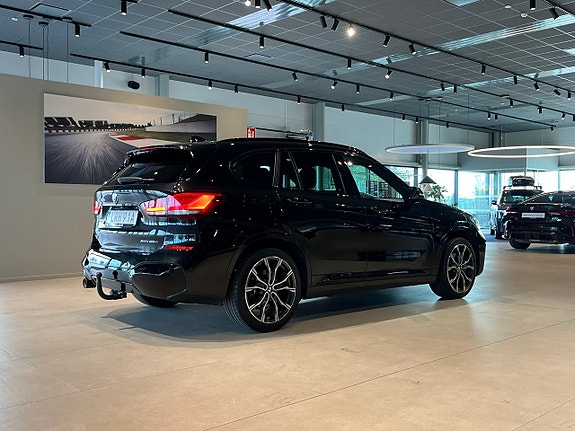 BMW X1 4 of 5