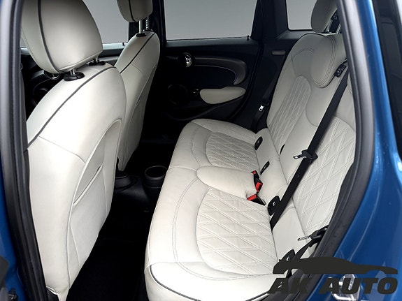 MINI Cooper S 8 of 9