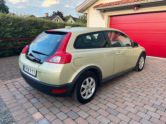Volvo C30 3 of 5