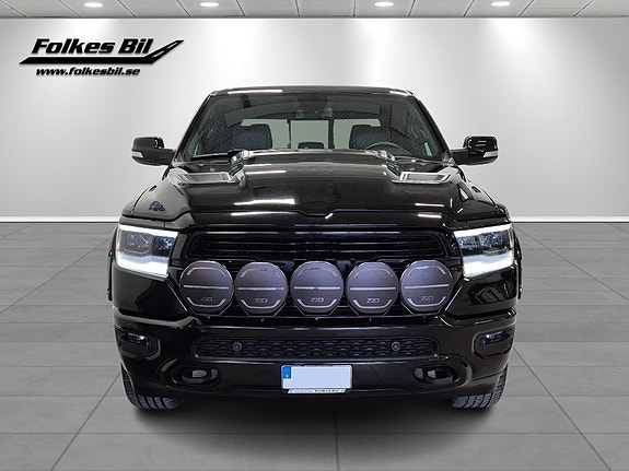 Dodge RAM 1500 2 of 5