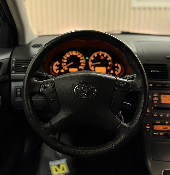 Toyota Avensis 13 of 17