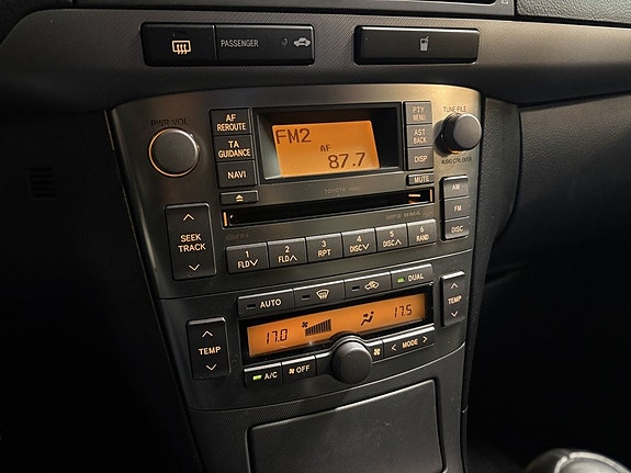 Toyota Avensis 14 of 17