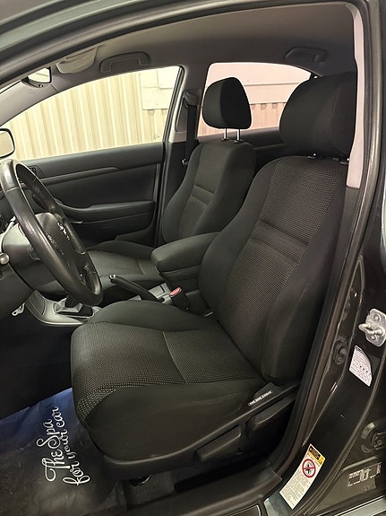 Toyota Avensis 9 of 17