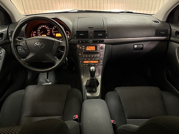 Toyota Avensis 12 of 17
