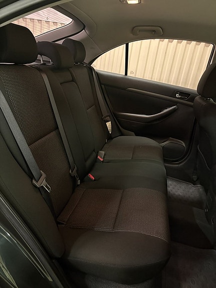 Toyota Avensis 11 of 17