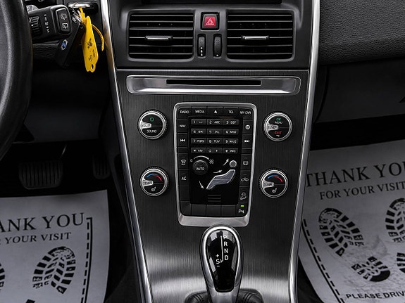 Volvo XC60 17 of 22