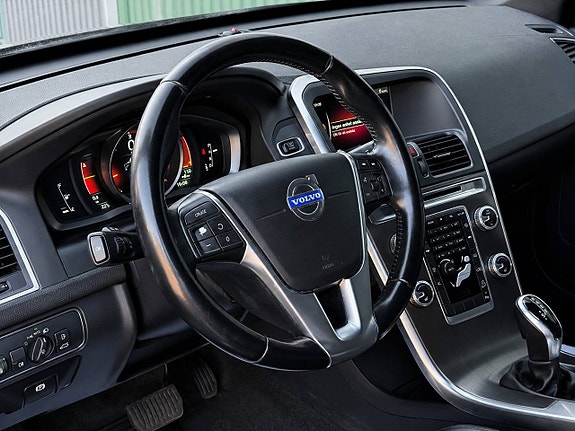 Volvo XC60 10 of 22