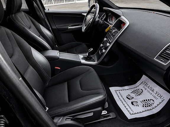 Volvo XC60 13 of 22