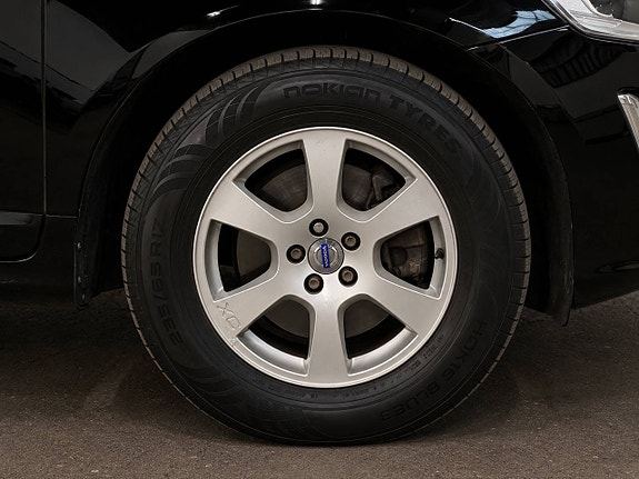 Volvo XC60 8 of 22